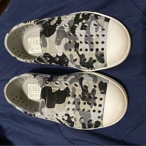 Brand new Natives size toddler size 6